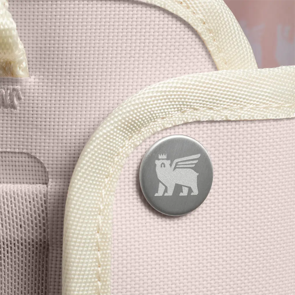 Web_PNG_Square-The All-Day Quencher Carry-All 30OZ - Rose Quartz - Close Up Detail.webp